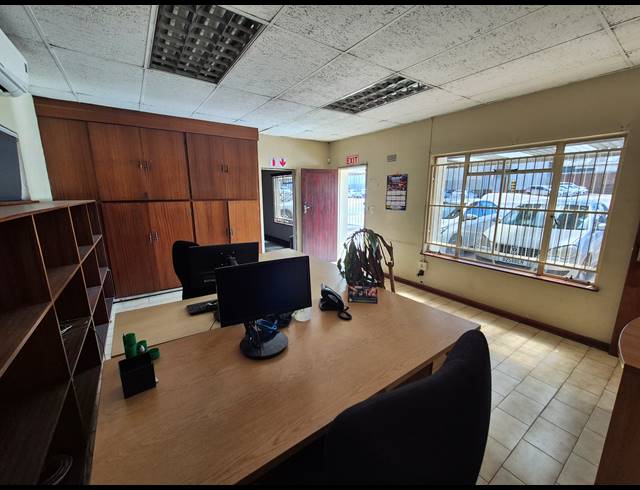 8,000M² WAREHOUSE FOR SALE IN WADEVILLE